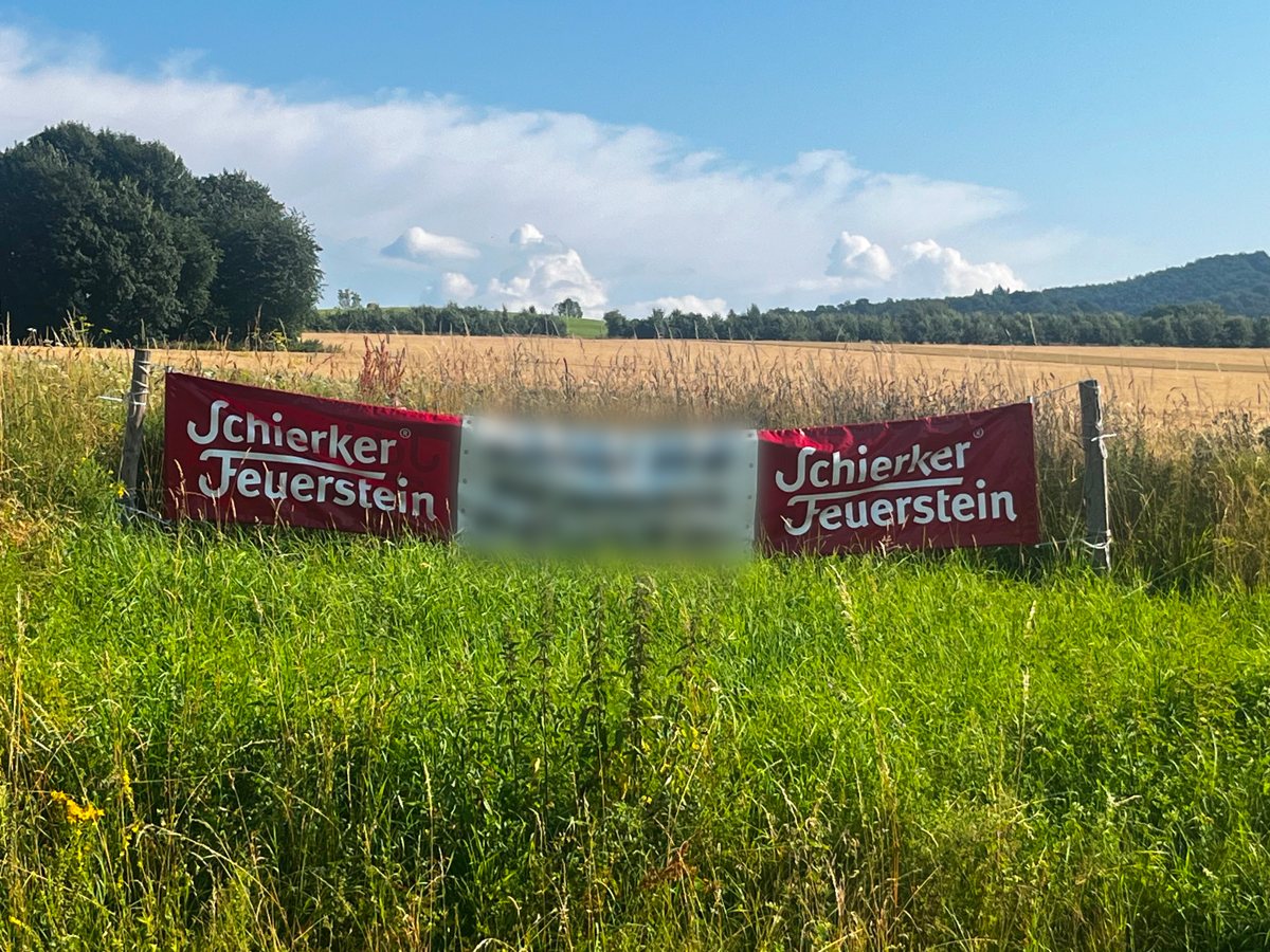 Schierker Feuerstein Werbebanner auf einem Fest im Harz